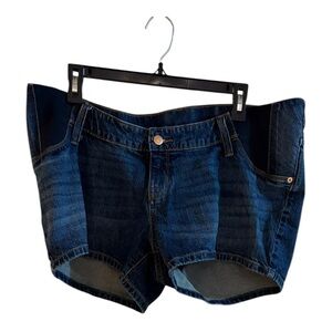 Isabel Maternity by Ingrid & Isabel Blue Jean Shorts